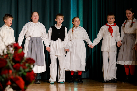 Otroška folklorna skupina OŠ Metlika - Osrednja obcinska prireditev ob slovenskem kulturnem prazniku